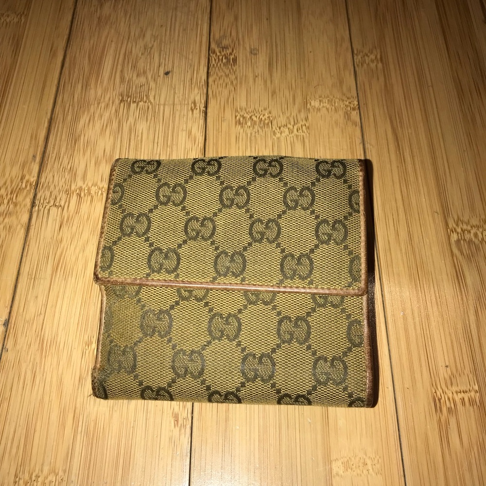Gucci Classic Logo Wallet - Picture 3 of 7